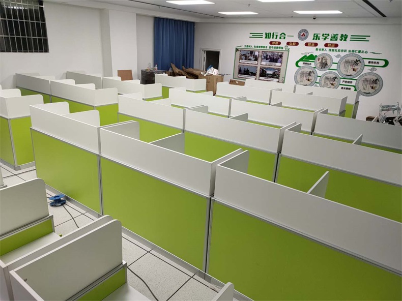 广西省河池学院升降屏风语音教室建设